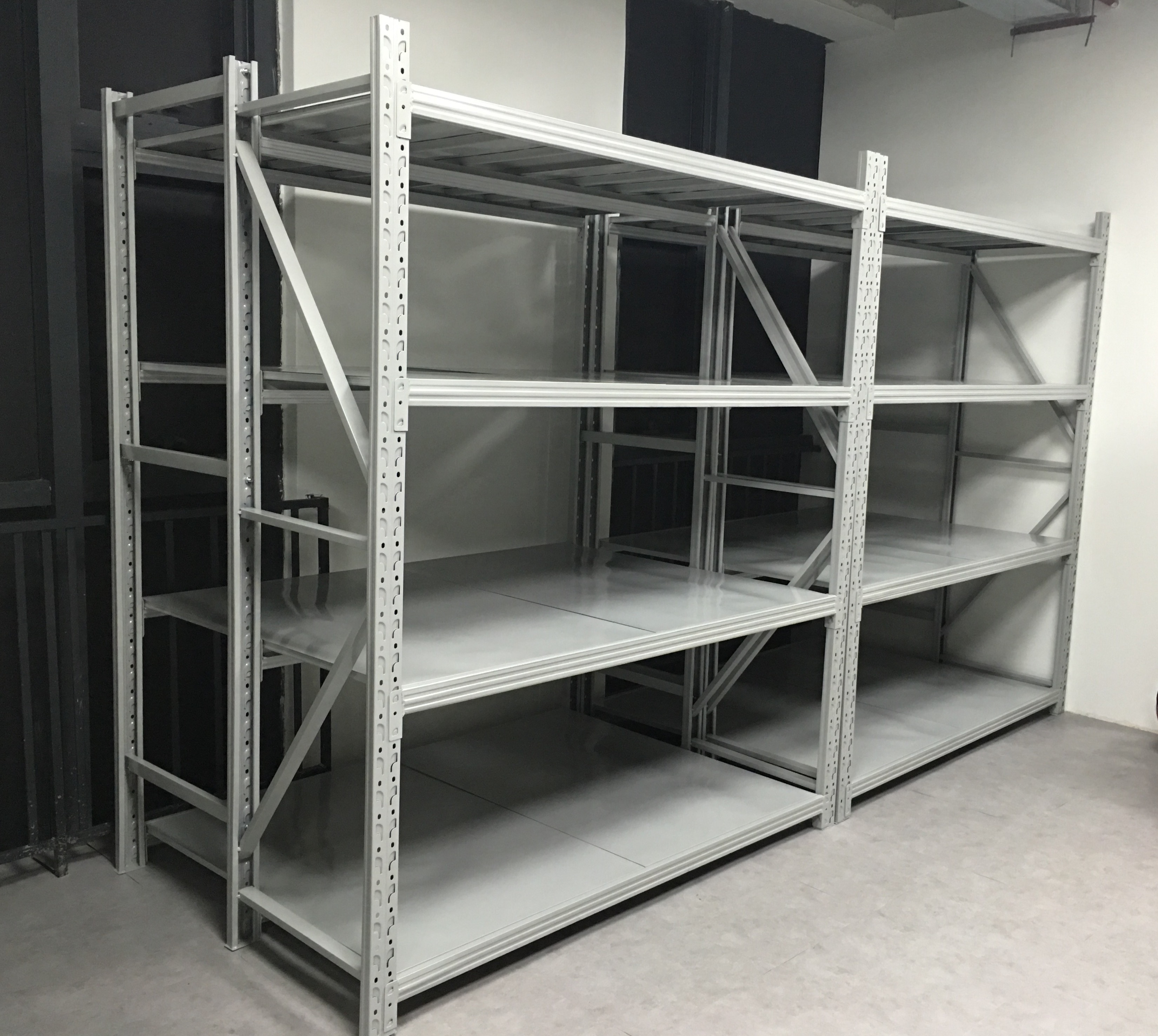 Space Saving Light Duty Steel Selective Pallet Rack 5 Adjustable Multi Tier Large Load Capacity Corrosion Protection Storage for