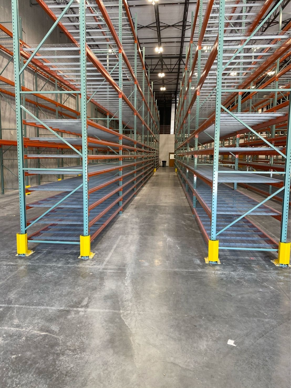 US Teardrop Pallet Racking Q235B Steel Heavy Duty Adjustable Warehouse Storage Shelving Galvanized Powder Coated Outdoor