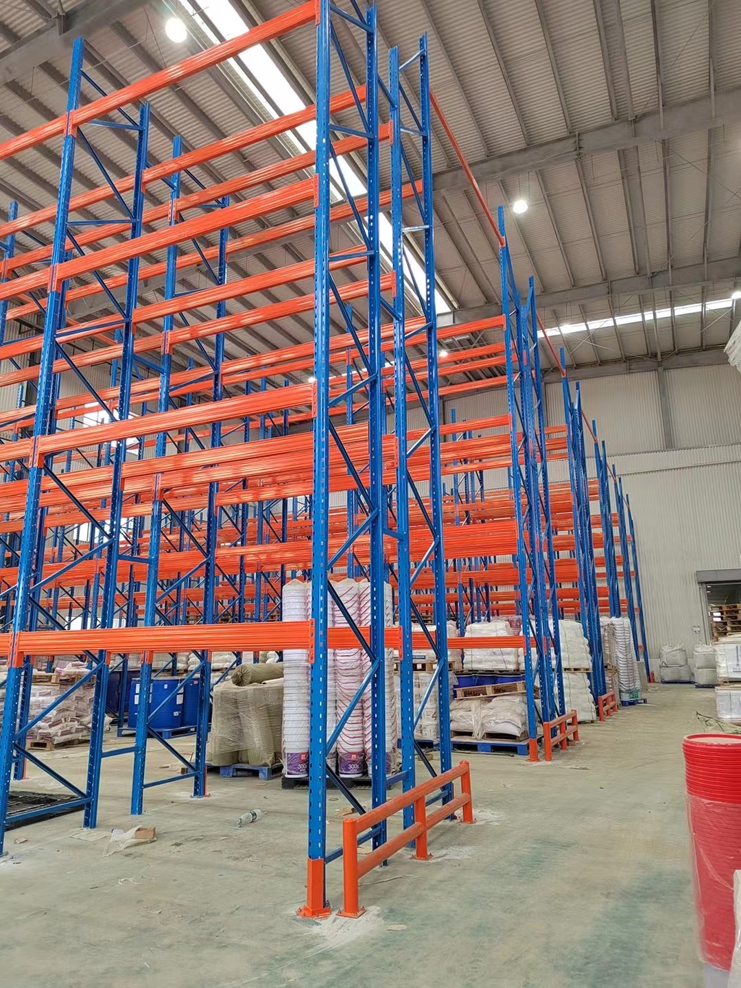 Blue-orange High Bay Heavy Duty Racking Adjustable Easy to Assemble Warehouse Storage Solutions Double the Storage Capacity