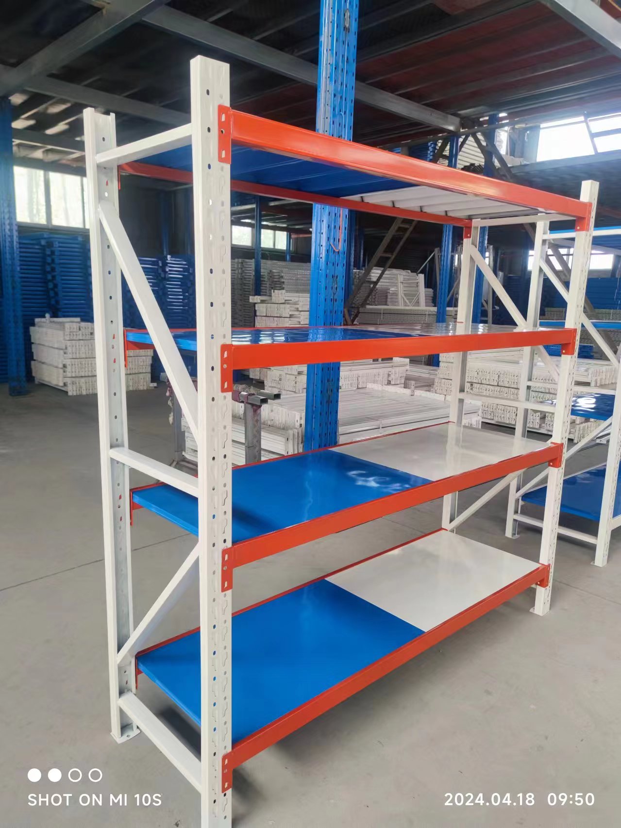 Medium Duty Steel Warehouse Rack Storage Shelf with 300 kg Capacity Adjustable Height Durable Construction for Garage Use