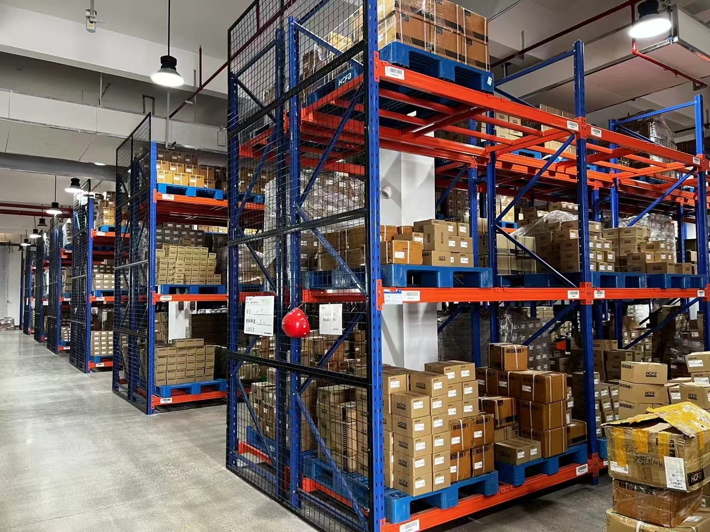 Custom Industrial Heavy Duty Storage Shelves System Stacking Units Metal Rack Warehouse Steel Pallet Racking