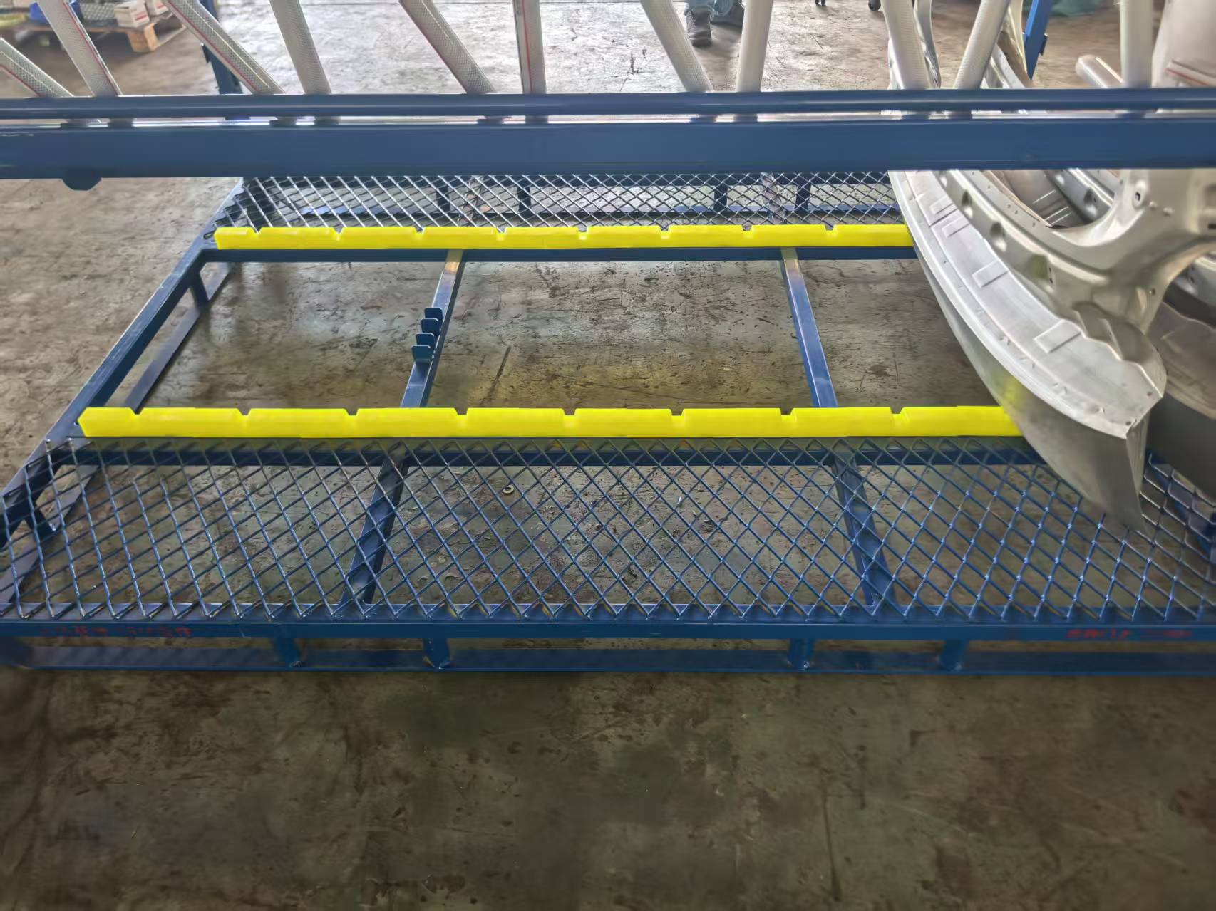 Less Space Foldable Backdoor Transport Rack Heavy-Duty Cart with Good Protecting for Automotive Rear Component Transfer